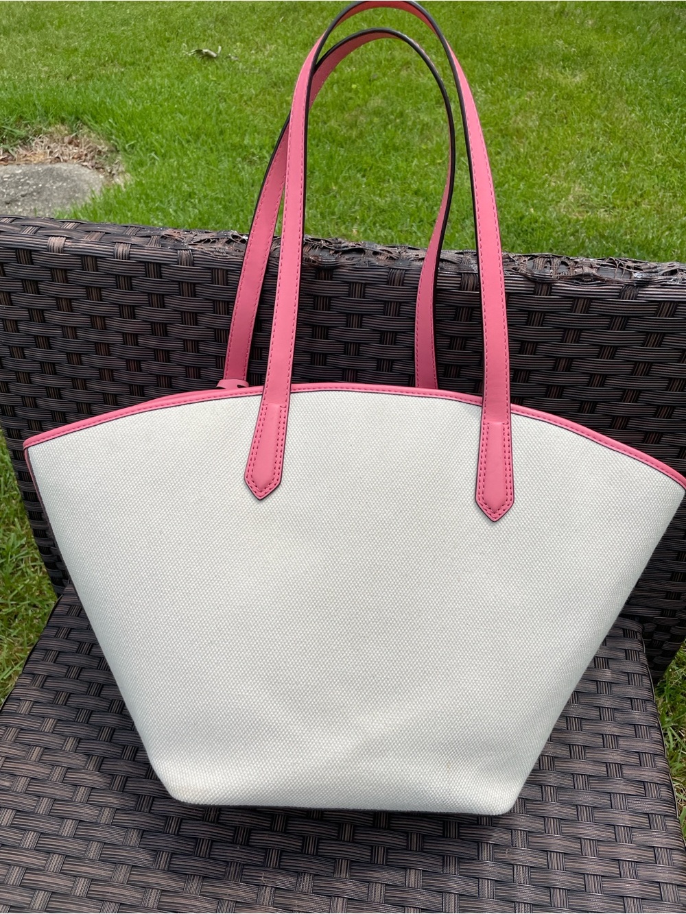 Michael Kors White
Pink Shoulder Kimber Large
Cotton Canvas Tote Bag - Picture 3 of 16